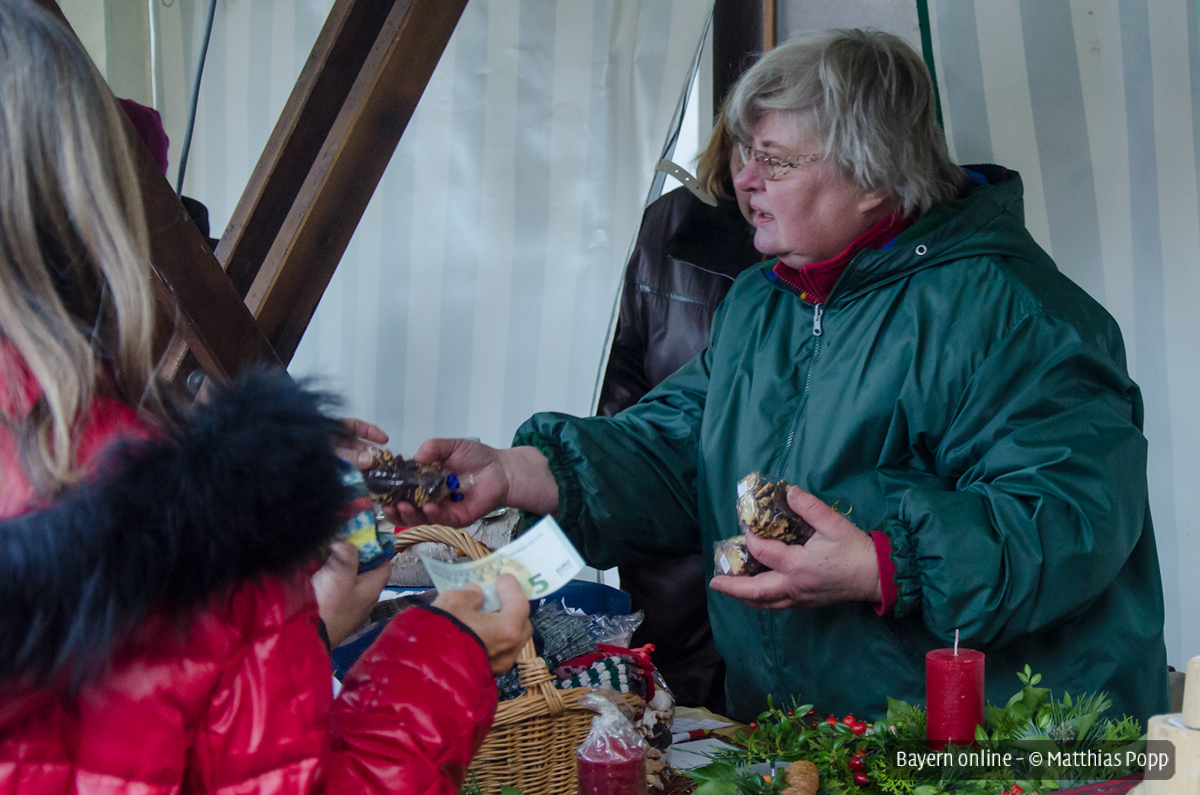 Impressionen vom Weihnachtsmarkt der Brennerei Erlwein - Preschens in Hundeboden in der Fränkischen Schweiz